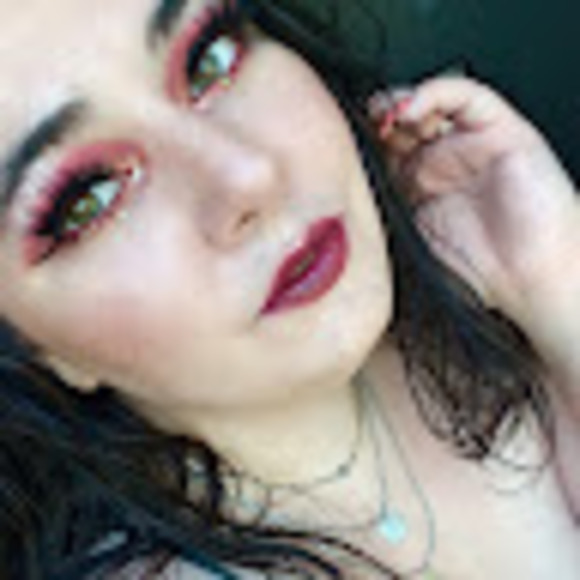 Meet your Posher, Makeup_with_ - Picture 1 of 1